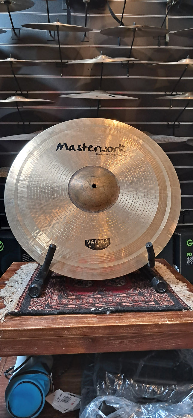 masterwork Valena ride 21"