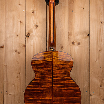 Bromo  BAN8E/VS Denali Series mini jumbo guitar