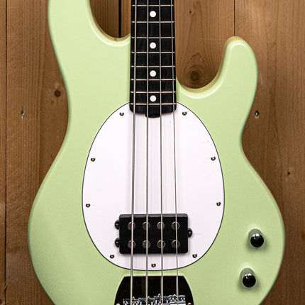 Sterling by Music Man Stingray Intro Series Ray2 basgitaar Misty Green