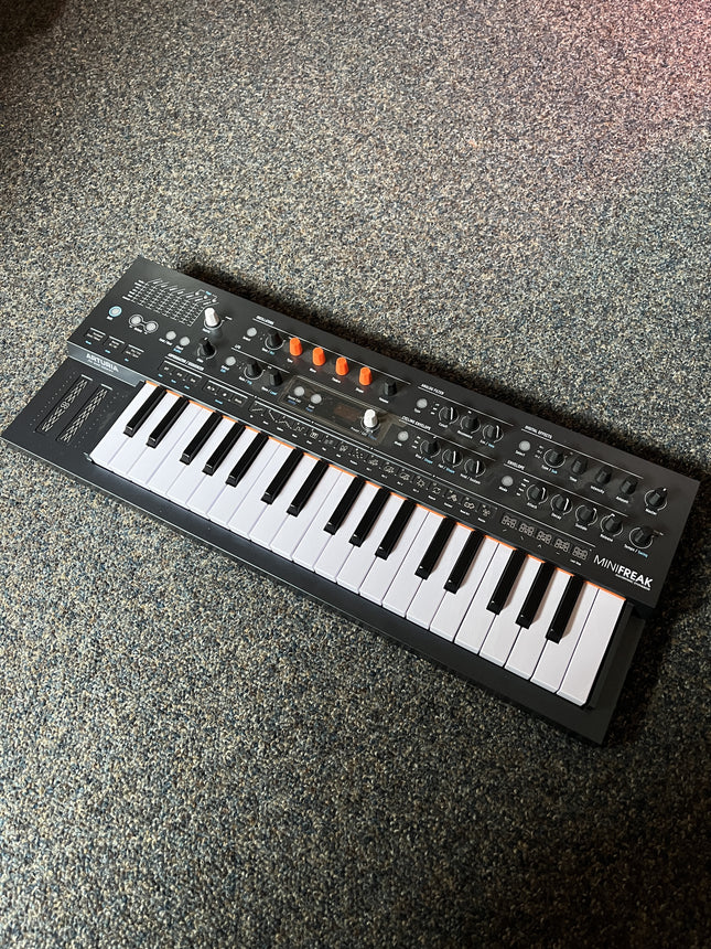 Arturia Minifreak Synthesizer DEMO MODEL
