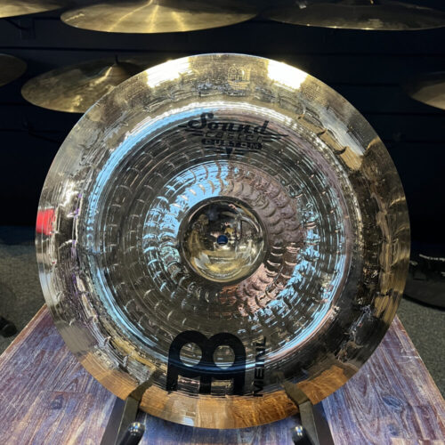 "Image of Meinl 16 inch Soundcaster Custom China Cymbal - Voeg een explosieve, trashy klank toe aan je drumsetup met dit opvallende China-bekken."