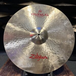 "Image of Zildjian 22 inch Oriental Crash of Doom Cymbal - Krachtig en explosief bekken voor intense drumperformances in heavy muziekstijlen."