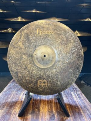 IMG_4231 Image of Meinl Byzance Extra Dry Medium Thin Crash 20" - Hand hammered cymbal with unique dry sound for versatile drumming.