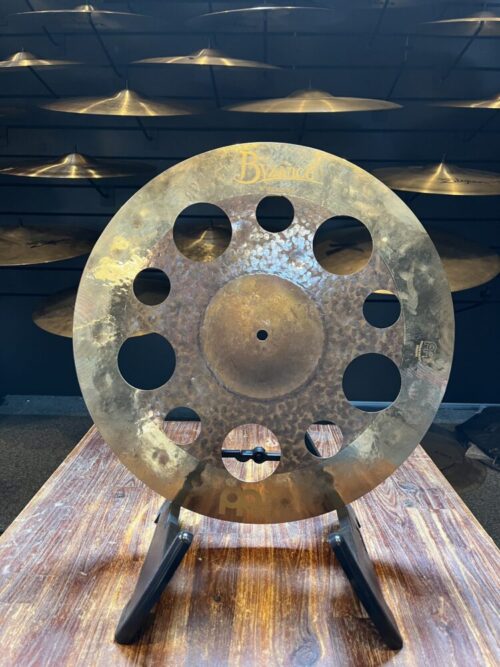 Image of Meinl Byzance Dual Trash Crash 18" - Hand hammered cymbal with bright and dark tones for versatile drumming.