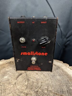 Image of Electro-Harmonix Russian Small Stone Phaser V3 - Classic vintage phaser effect pedal for guitar.