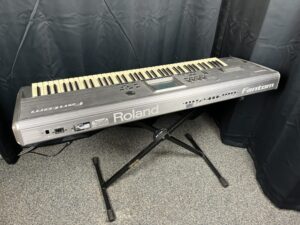 Image of Roland Fantom FA76 Workstation - Explore limitless creativity with advanced sound engine and intuitive controls.