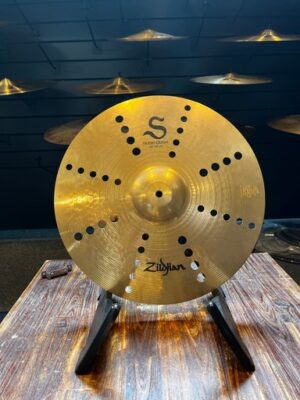Image of 16 inch Zildjian S Trash Crash - heldere, explosieve klanken met een trashy textuur.
