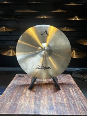 "Image of 21-inch Zildjian A Sweet Ride bekken met een evenwichtige mix van heldere ping en warme ondertonen."