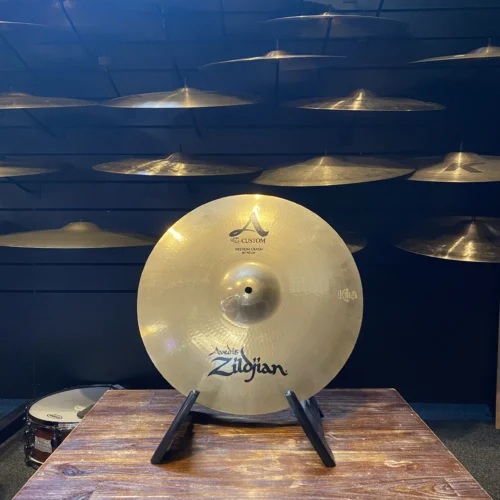 Image of 16" Zildjian A Custom Medium Crash cymbal, ideal for versatile styles with a bright, powerful sound and warm undertone.