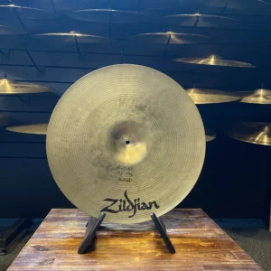 Image of Zildjian 20" Heavy Ride cymbal with powerful, bright sound and durable design for rock and metal drummers.