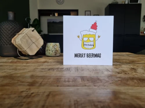 0e31b270-9246-4675-be63-554394afe901.jpg Kerstkaart BySam "Merry Beermas"