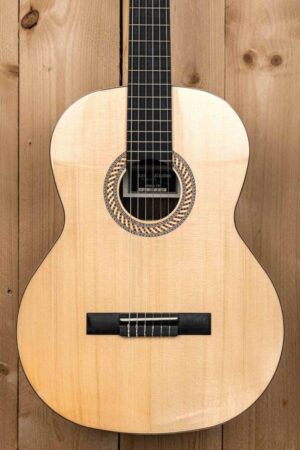 Juan-Salvador 6A Klassieke Gitaar – Traditioneel Vakmanschap en Moderne Kwaliteit