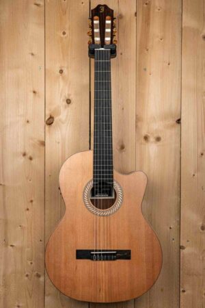 DSC7821.jpeg Juan-Salvador 4CE OP Elektroakoestische Klassieke Gitaar – Perfect voor Studio en Podium