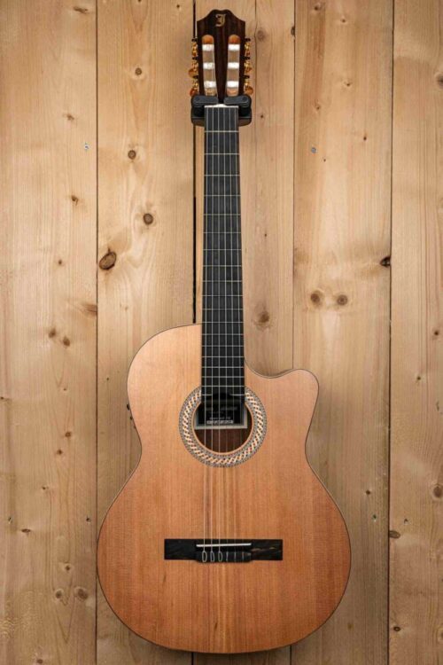 DSC7821.jpeg Juan-Salvador 4CE OP Elektroakoestische Klassieke Gitaar – Perfect voor Studio en Podium