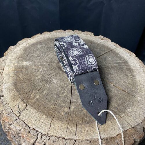 IMG_2729.jpg Holy Cow Strap Flowers-Black