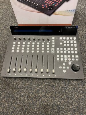 ICON QCon Pro G2 USB-MIDI Controller Station (demo model)