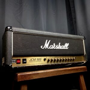 Marshall JCM900 100 Watt Occasion – Legendarisch Geluid met Extra Vermogen